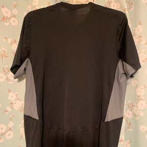 Black and grey Nike mens dry fit